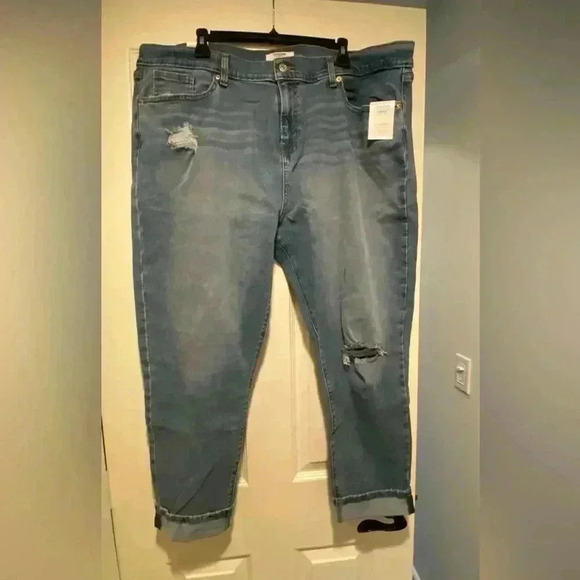 Levi’s Women’s Boyfriend Crop High Rise Distressed Denizen NEW size 20 - Picture 1 of 14